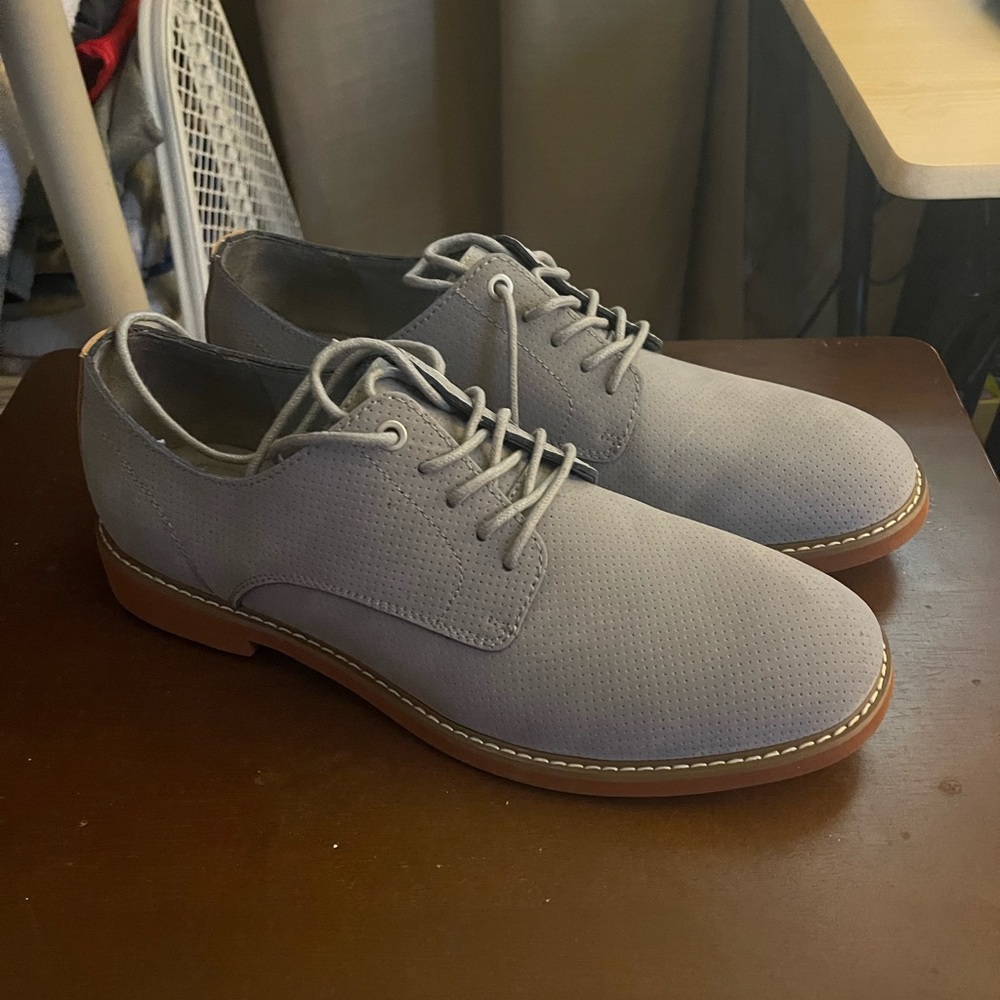 Tommy Hilfiger casual shoe, new, grey, only worn once, size 11